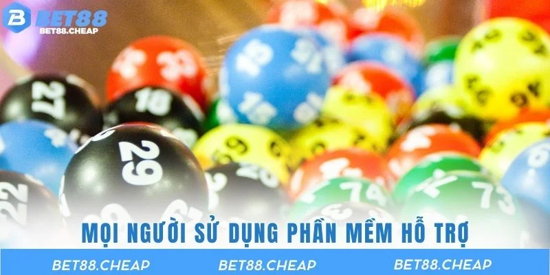 Mọi người sử dụng phần mềm hỗ trợ để tìm ra cặp may mắn